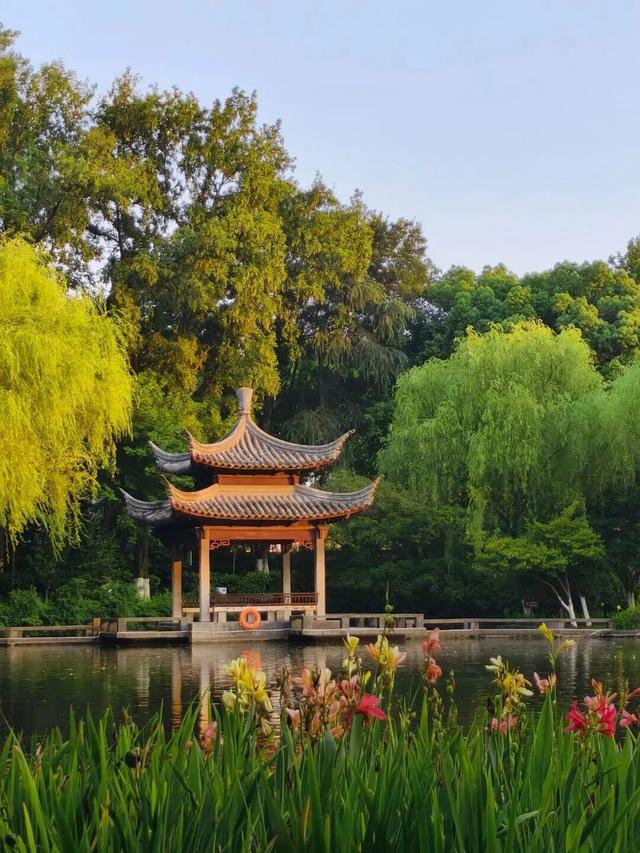 放假来湖州 ，一起“走”着瞧！