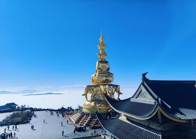 奇了怪了！峨眉山的香火，怎么就烧成了游客的“香火钱”？