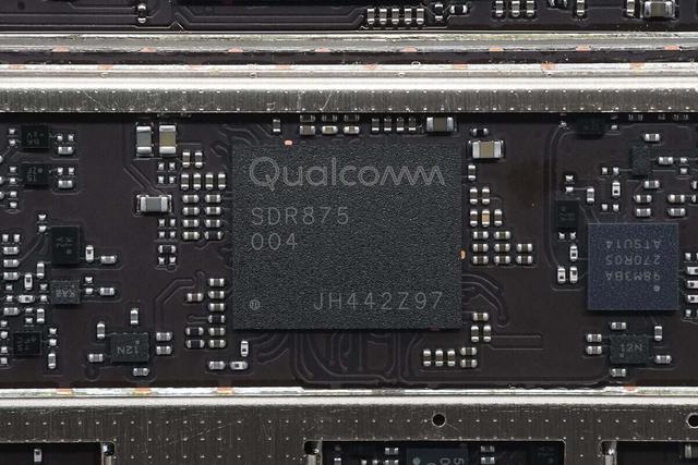 高达1999元售价是怎样的用料做过水准？中兴U60 Pro 5G随身WiFi拆解