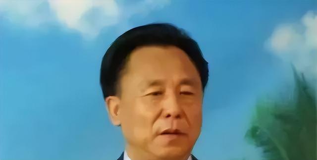 包养10位情妇，睡觉翻牌生下11个私生子，75岁还在拼命生娃！