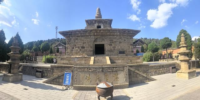 长子县的法兴寺，完全从异地搬迁，寺内三绝全国无双，是最大看点