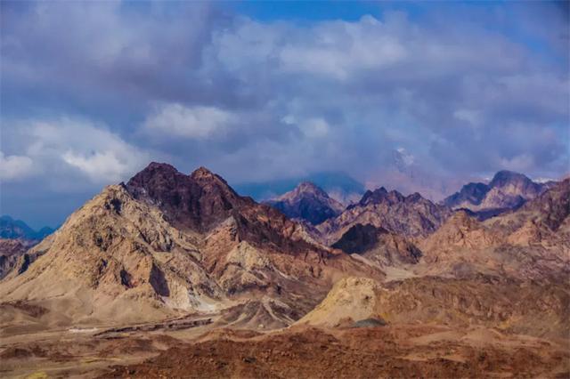 跟着赛事游巴彦淖尔｜2026足球狂欢季，解锁河套潮酷玩法