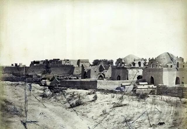 1875年新疆哈密风光和人物风貌
