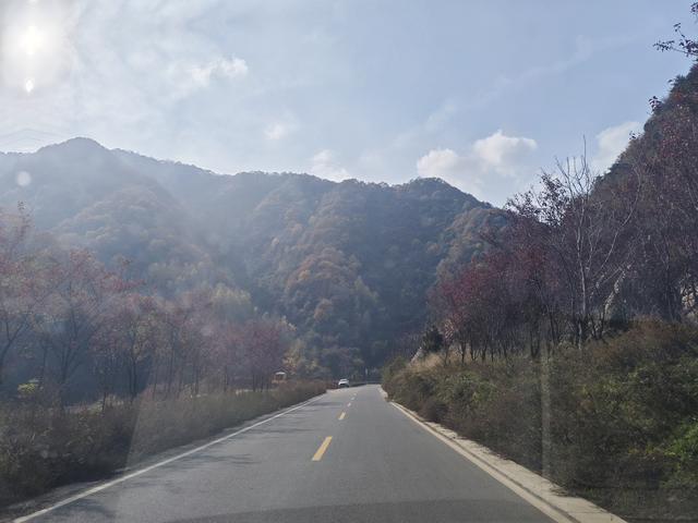 南行漫记：从卢氏走陕西S101红叶大道到南五台服务区露营