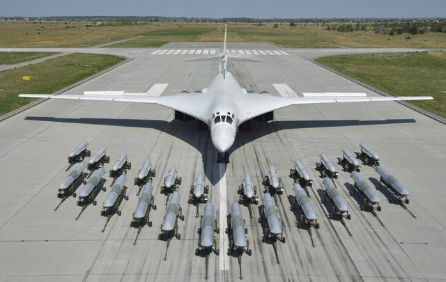 黔驴技穷？俄罗斯研制新一代战略核轰，外媒：挪用苏57战机零部件