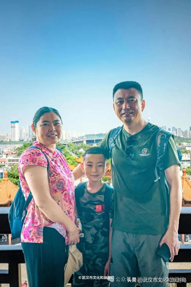 41°C高温天，这么多游客来武汉玩什么?