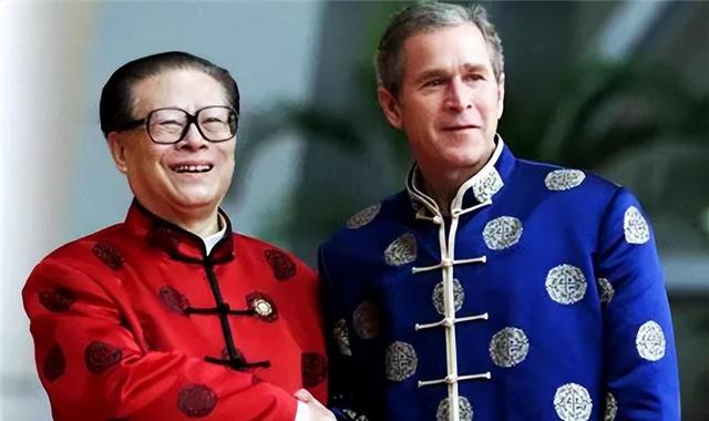 82年，张爱萍上将见到江泽民，吃惊道：原来你是江上青的儿子