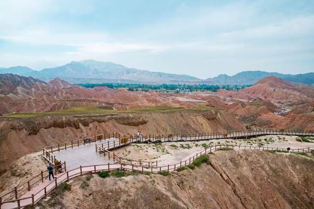 又踏甘肃地之七 张掖篇之五 七彩丹霞（4）七彩锦绣台