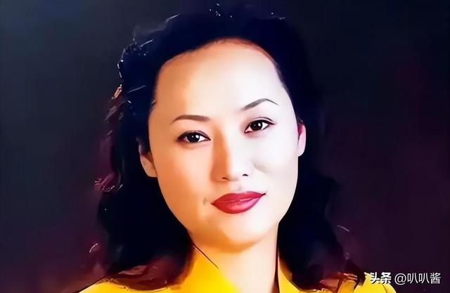 一顿饭上百万，8年敛财14亿，“金融才女”朱丽丽最终是何下场？