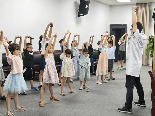 托管班、研学游！中医药文化活动开启暑假岐黄热～