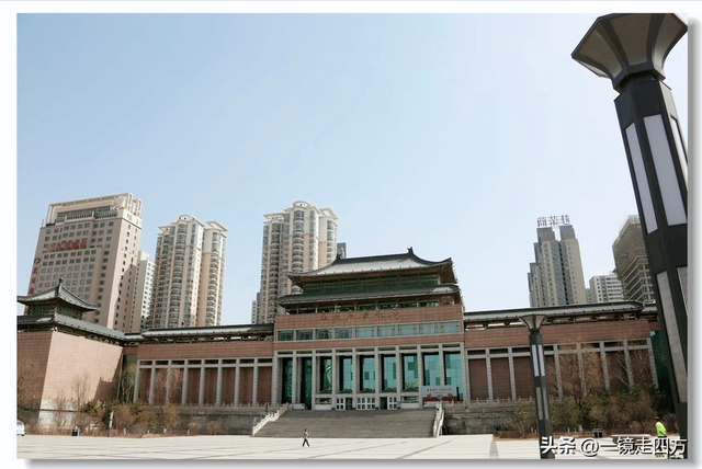 青海省博物馆里的“大美青海”成就展