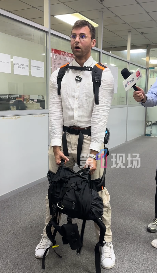马库斯来了！参观东纵纪念馆、体验外骨骼机器人、吃牛肉、喝凉茶……这很深圳！