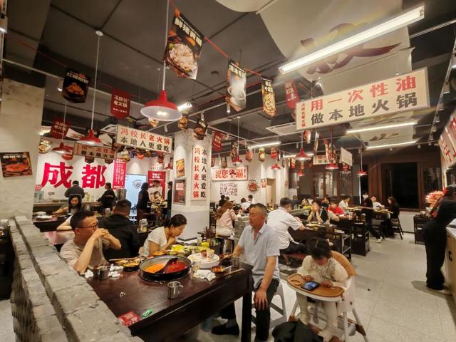 ​国庆在武都，一天吃五顿算多吗？