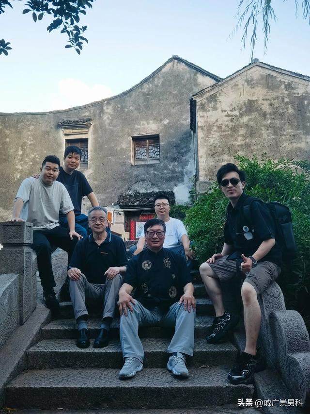 与香港梁文杰医师重游嘉兴月河街的留影