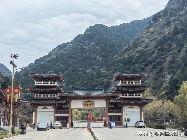 立冬时节的霍州七里峪，山间已透出清冽的冬意