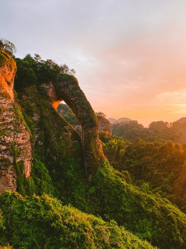 江西最冷门，全网0攻略！这座因铜设市的神仙小城，名山太惊艳了