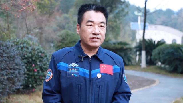 神舟二十一号3人乘组、发射精确时间确定，3名老航天员再次无缘