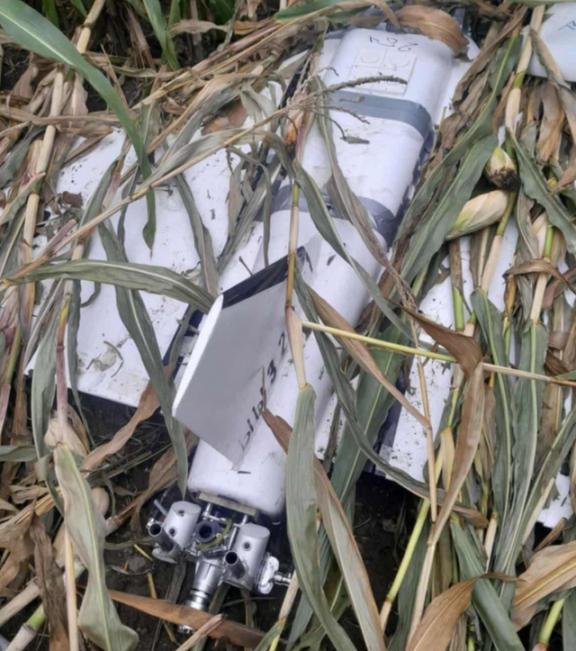俄11万吨巨轮，满载印度石油，遭法国特种兵夺取：扣押至北约基地