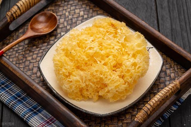 梨和这些食物一起吃功效加倍，但有些情况不适合吃~~