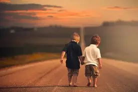 当你看不惯一个人时，不要生气，请记住这5句话，改变你的一生！图片