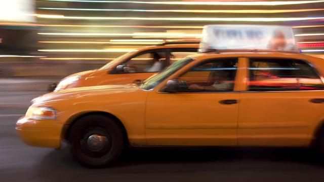 乘客嫌贵、司机哭穷，就连网约车平台也在卖惨，钱到底被谁赚走了