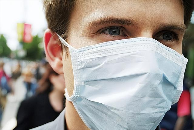 张文宏：天冷坚持戴口罩的人，过不了1年，身体或会有9大变化