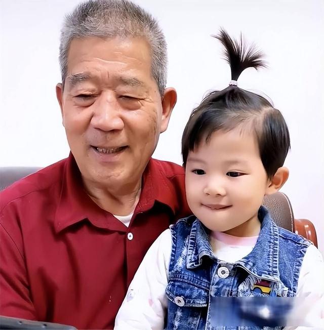 小天赐	，终为父母当年的“冲动”买了单，年仅6岁活得不像个小孩