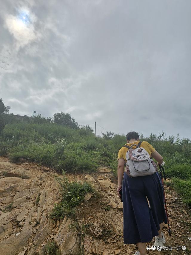 登山的乐趣在哪里，是强身，是健体，是登高，是望远，是俯瞰风景