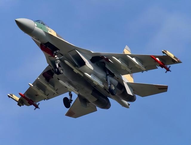 攻不了也守不住？中国空军在西藏上空，被印度空军足足欺负了40年