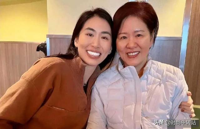 从“铁榔头”到“整容狂魔”，64岁郎平大变样，差点都认不出来！