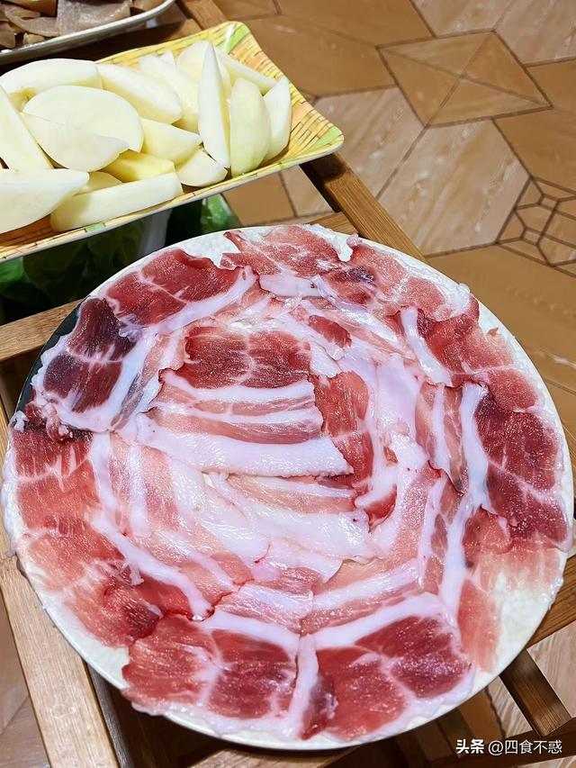 低调的昭通快藏不住了，其貌不扬的美食竟然这么好吃！