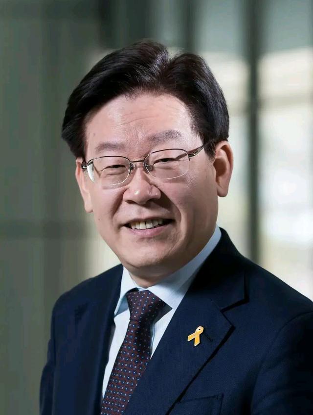 韩国特使团抵达北京，下飞机的第一句就显露目的，中方回应很干脆