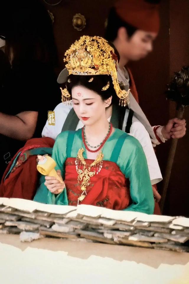 白鹿《莫离》杀青！唐风绝美路透曝光，这对古装CP我先嗑为敬