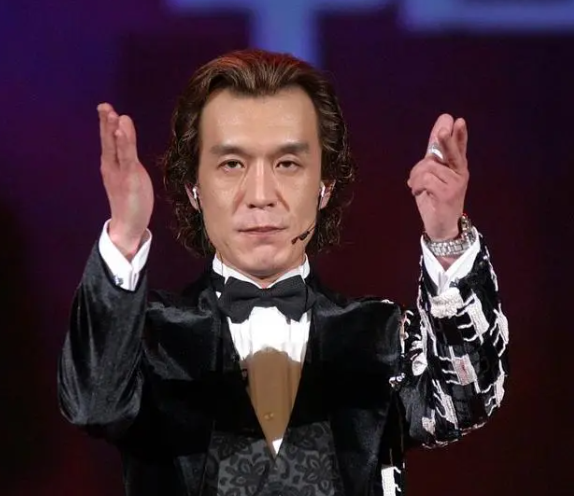 李咏也没想到，自己离世8年后，23岁的女儿就走上一条“不归路”