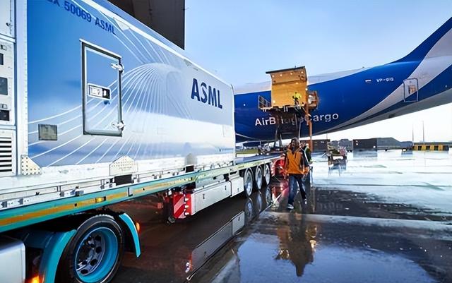 中、美、欧、日等纷纷行动，ASML公开表态，外媒：唯独中国不可以