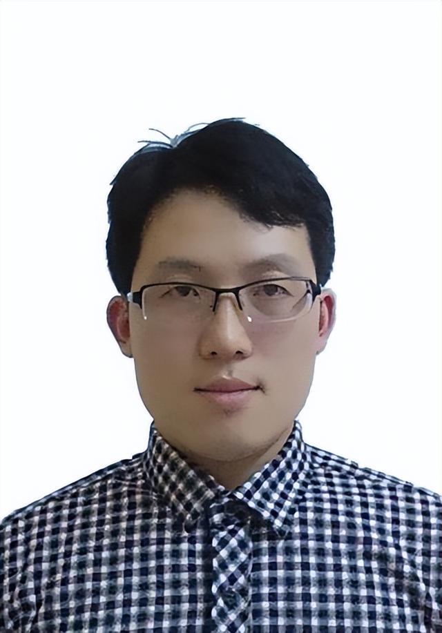 张洪章：从农村集市“守摊娃”到飞天英雄，他和妻子有个约定