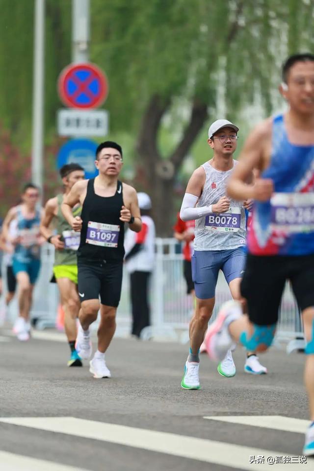 李宁2025鞋王榜出炉！TOP10包揽专业与潮流，这双鞋竟卖爆全