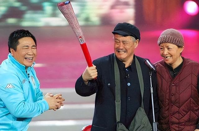 80岁何庆魁不再隐瞒，坦言与赵本山的“真实关系”，宋丹丹说对了