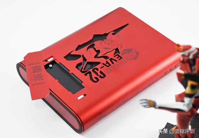 国产“便携式”显卡上手简评：搭载AMD 7800M独显，丰富接口设计