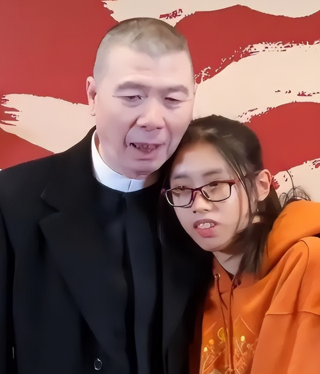 演都不演了！离婚谣言澄清后，冯小刚亲手撕下徐帆的“体面”