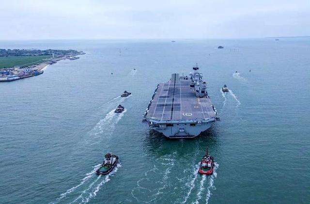 又让张召忠说中了？东拼西凑550亿建的2艘航母，如今彻底成为累赘