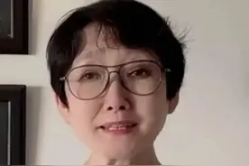 62岁成方圆，老成这样子！多年后，王刚自责地说：是我对不起圆子图片