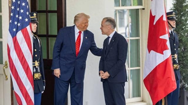 被特朗普搞怕了，卡尼终于认清现实，要与中国合作，但已经晚了