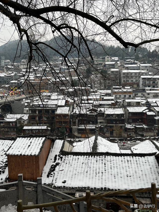 中国最好的雪景：是寂静无声的凤凰古城