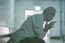 艾滋病人数新增130万！医生说：艾滋病有3个症状，并不难发现图片