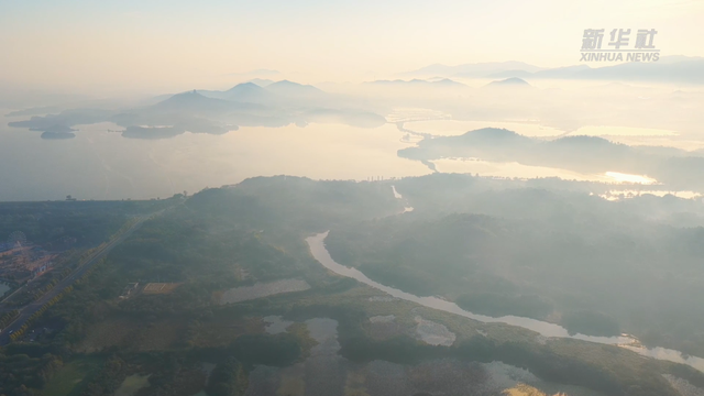水墨氤氲 宛若“千里江山图”