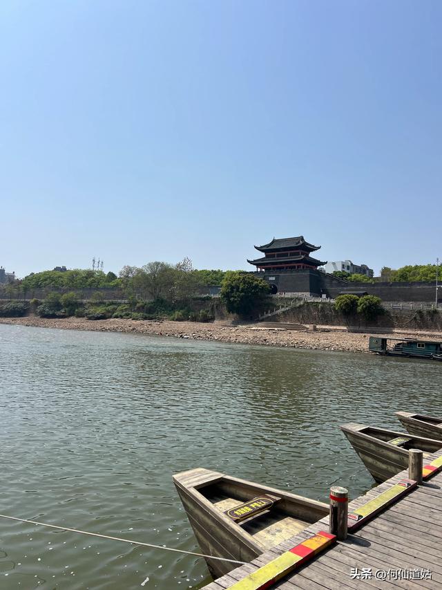 赣州建春门浮桥，江西一绝，属于国宝