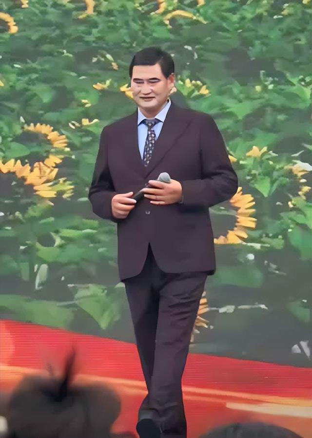 离婚4年，陈亚男和朱小伟的生活天差地别，背后的真相太现实