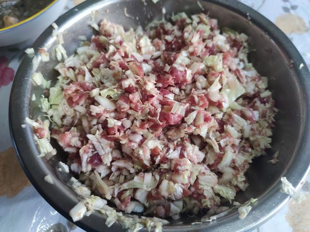 立冬吃饺子，记得：2馅不上桌，3馅端上桌，迎冬接福，营养补冬