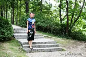 退休生活记录19 退休之后 断舍离了很多衣服和高跟鞋 这几件终是不舍图片